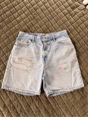 Levis Distressed 550 Denim Shorts
